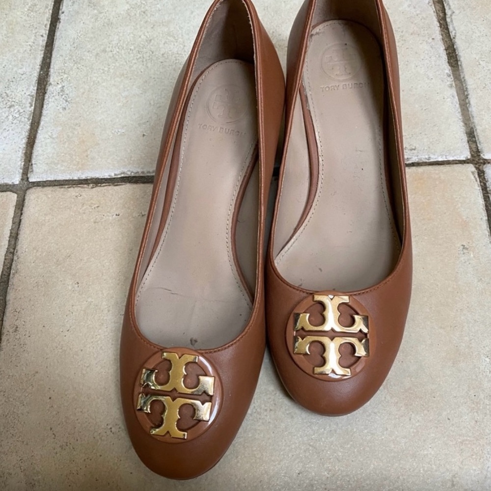 Barely worn Tory Burch Chelsea Pump